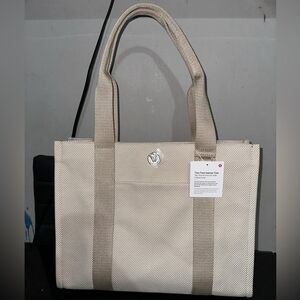 Lululemon Two-Tone Canvas Tote Bag – 10L 🖤👜